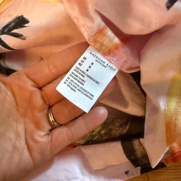 American Eagle Hawaiian print button up 100% Cotton pink Medium - Picture 5 of 7